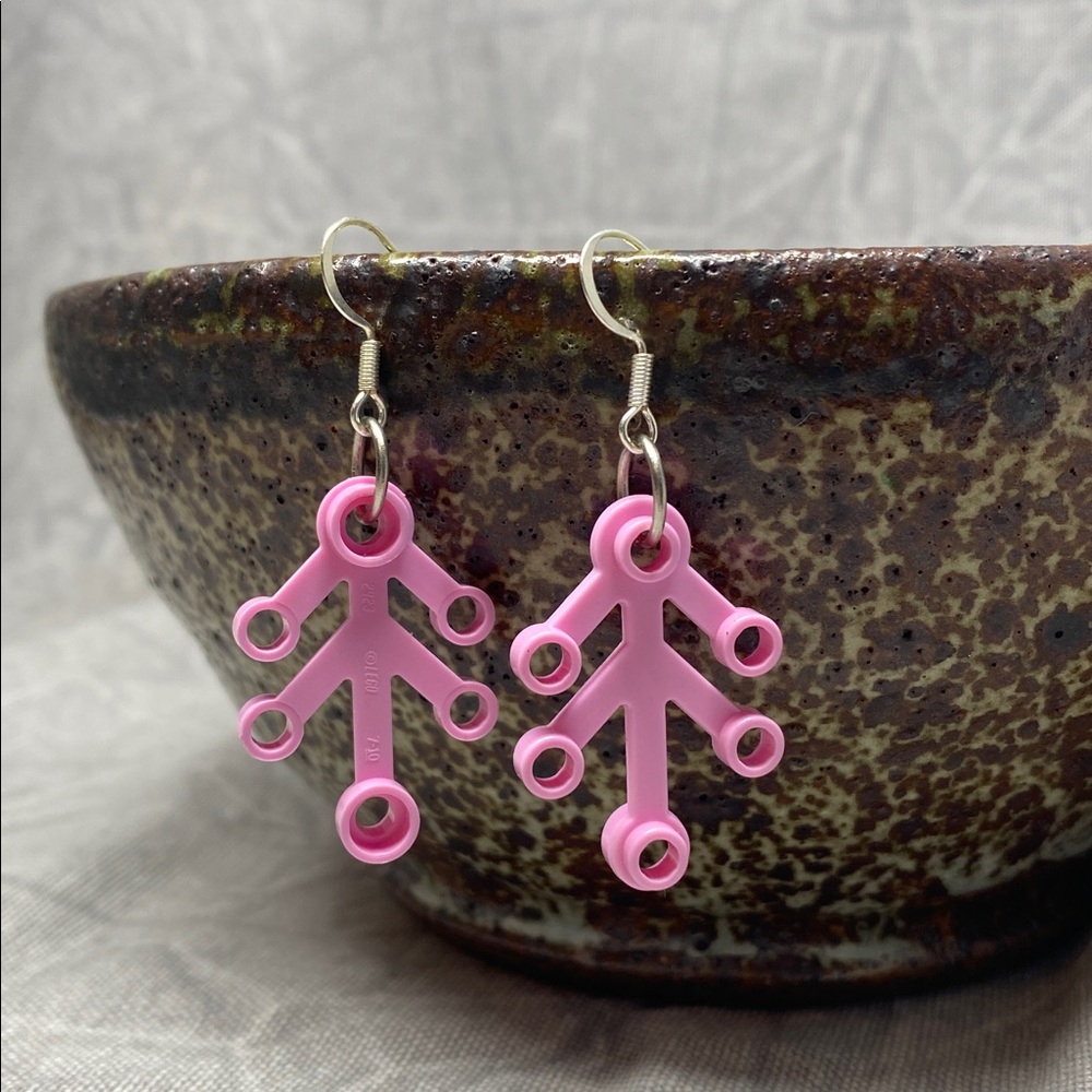 Pink Lego leaf earrings OS 🩷